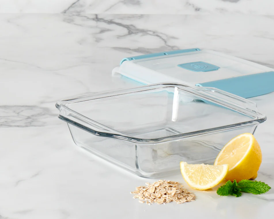 CLEARANCE Anchor Hocking® Square Dish w/TrueLock Lid 20cm - Image 2