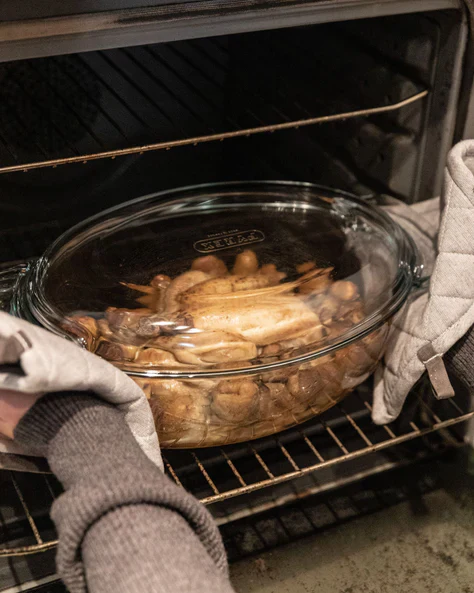 PYREX® SlowCook Oval Casserole 5.8L - Image 3