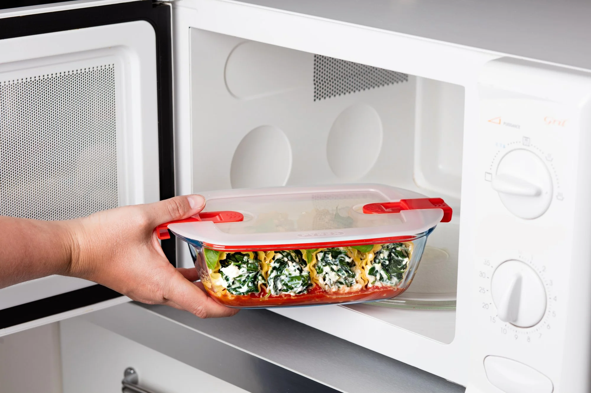 PYREX® Cook & Heat Rectangle Storage w/vented Lid 1.2L - Image 5
